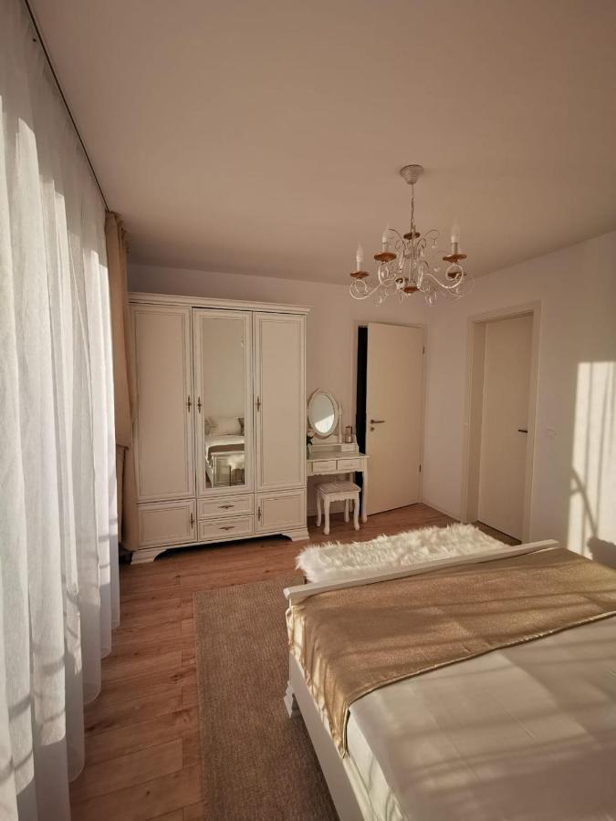 Cliché Luxury Apartment Braşov Exterior foto